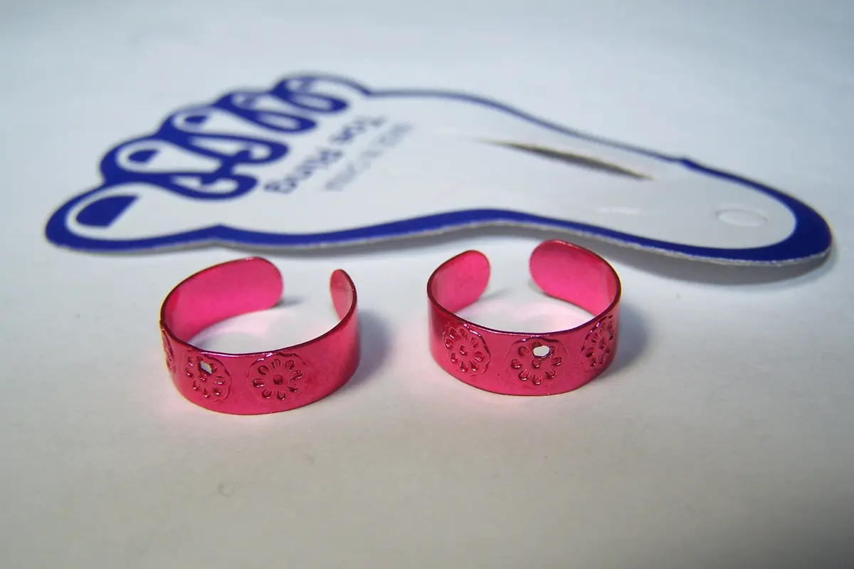Metallic Cuff Toe Rings 1