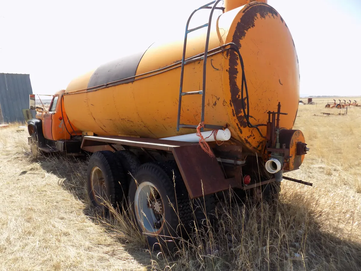 Ford Tank Truck 1