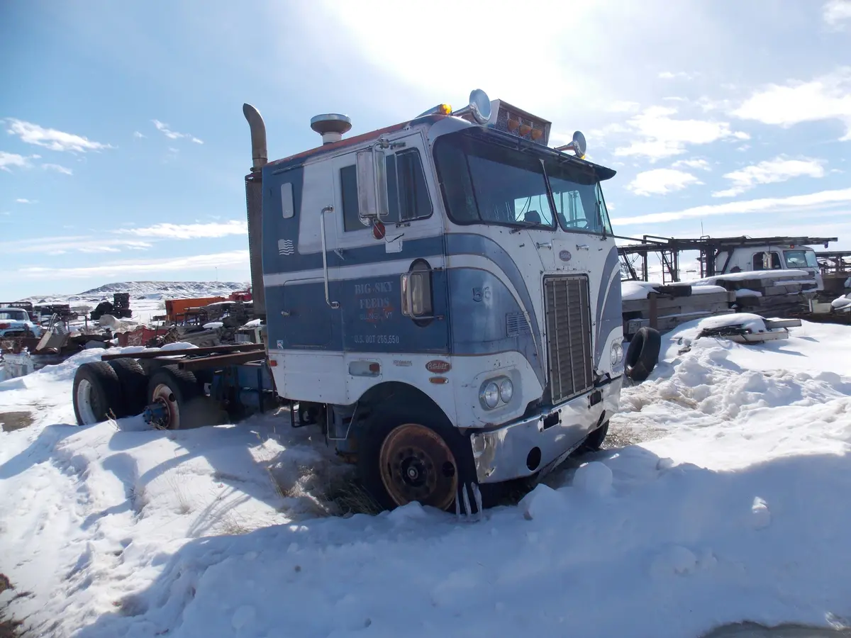 Peterbilt Cabover 1