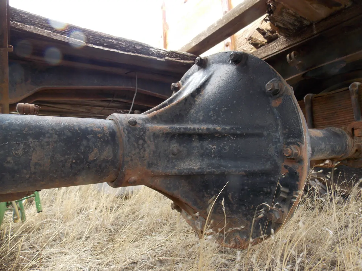 1935 1 1/2 Ton Ford High Speed Rear And Front Axle From Fire Engine 1