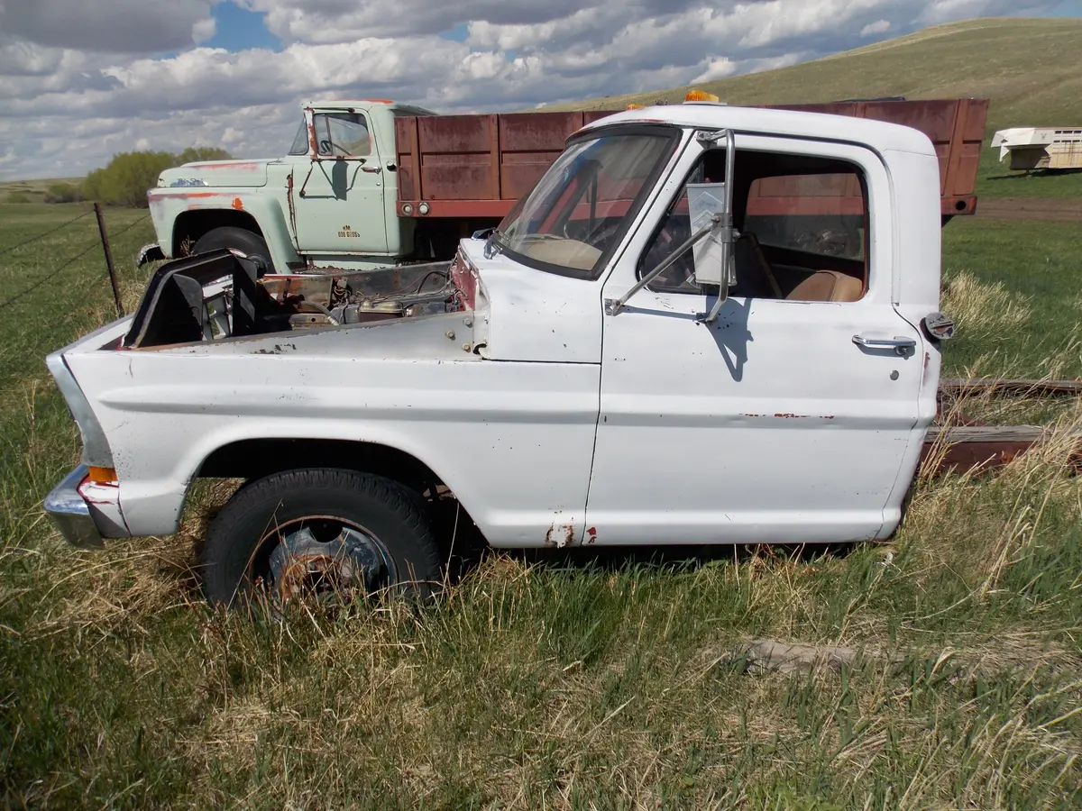 70 Ford 1 Ton  Frame And Cab 1