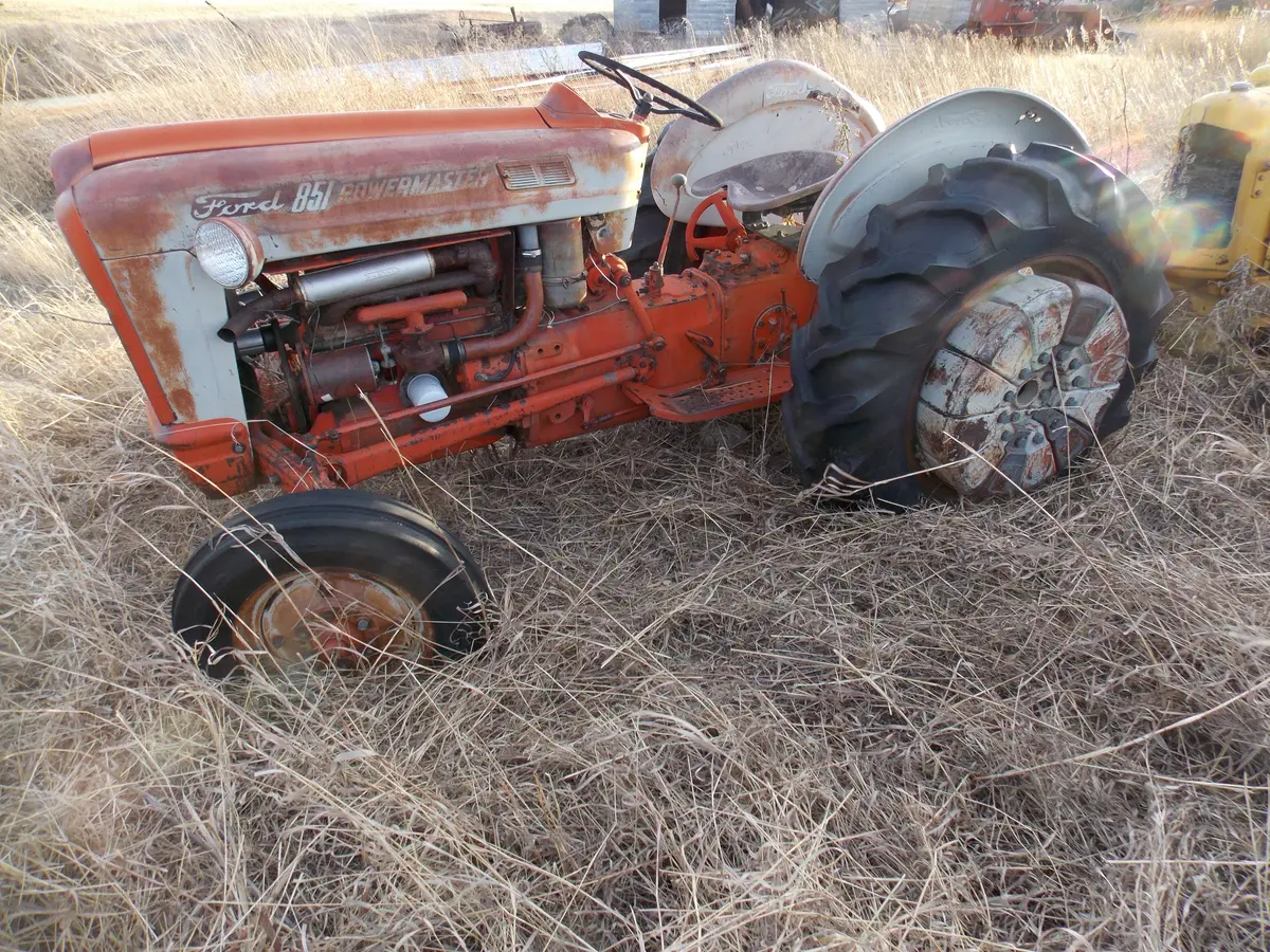851 Powermaster Ford Trctor 1