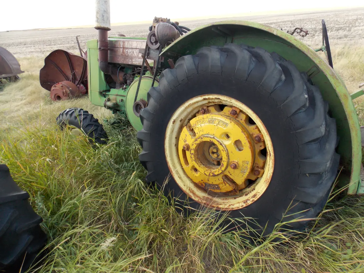 John Deere D Tractor 1