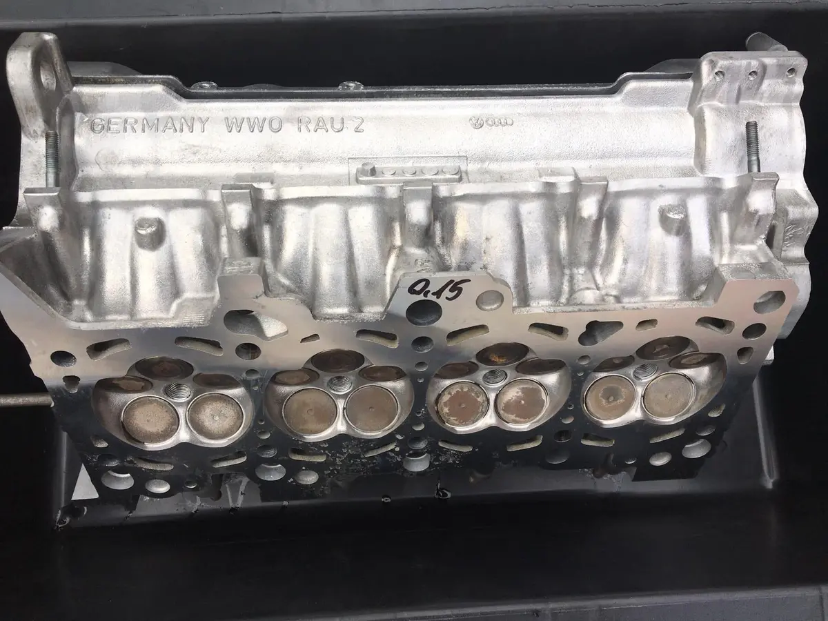 Cylinder Head Audi A4 A6 2.0 Fsi Petrol 5V 20 Valves Part Number 06B103373ar 06B-103-373-Ar Engine Code Alt 1