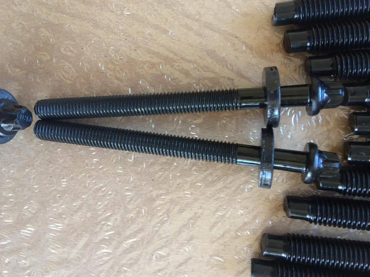 2008 N12 N12b16 Mini R55 R56 R57 1.6 Petrol Engine Cylinder Head Bolts 2