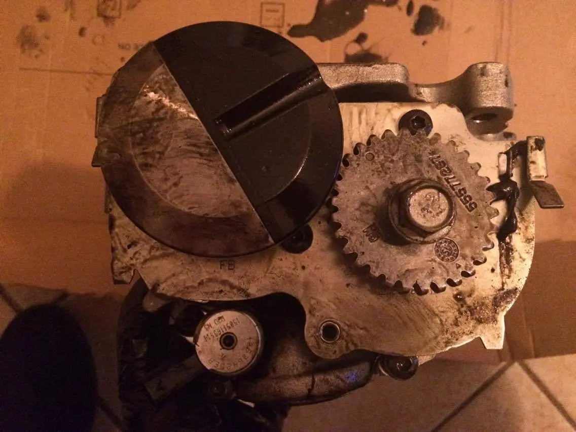 Opel Adam / Corsa  1.0 Sge Turbo Petrol Engine  2014 2015 2016  B10xft M0019588  55587916 Oil Pump 1