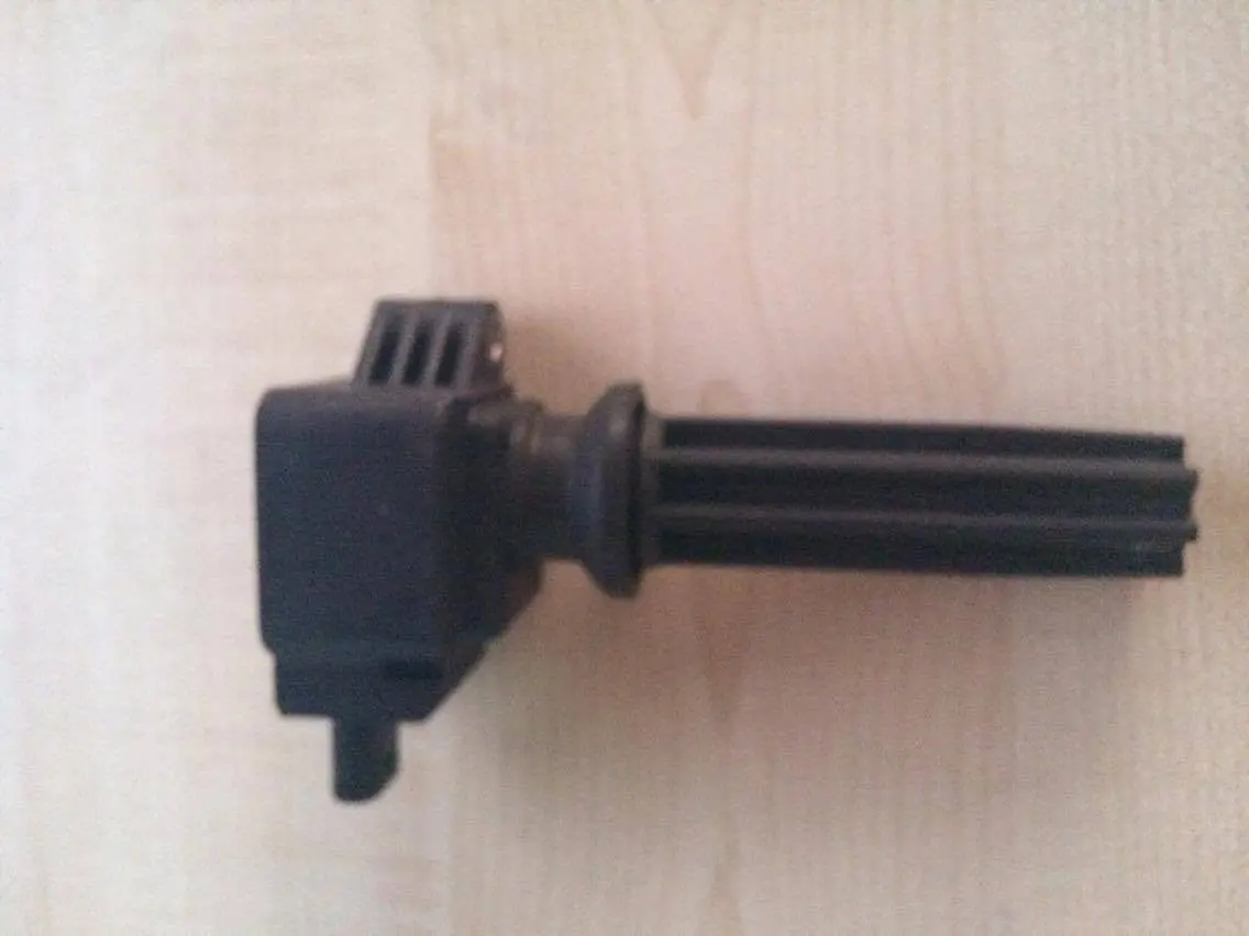 Ford Focus St  2011 2012 2013 2014  2.0 Petrol Turbo Ecoboost Engine  Engine Code: R9da  Part Number: Cm5e-12A366-Bc / Cm5e12a366bc  Used Ignition Coil 1