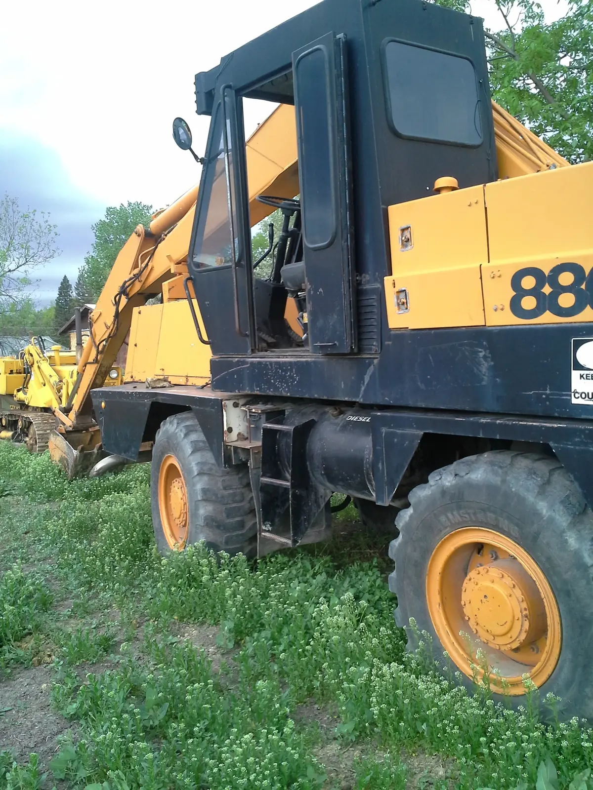 Case 880 R Rubber Tired Excavator 1