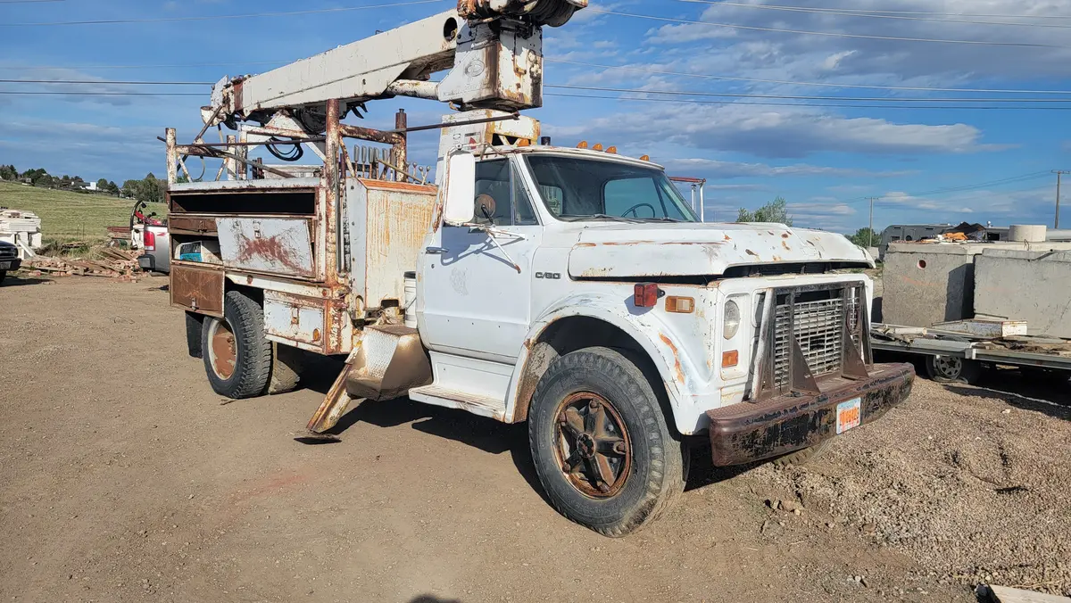 68 Digger Derrick Truck 1