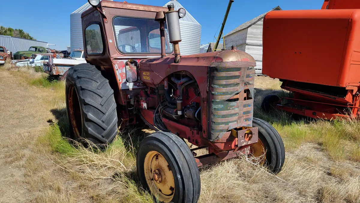 55 Massey Harris Diesel 1