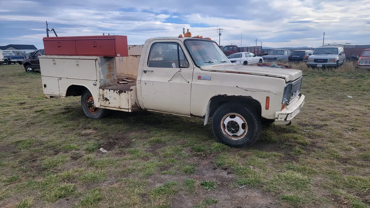 1975 Chevy  Service Truck 1