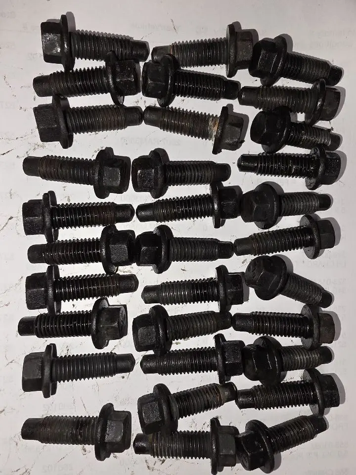 2021 Ram 4500 6.7L Diesel Oil Pan Bolts (32 Bolts). Part Number 5450566 1