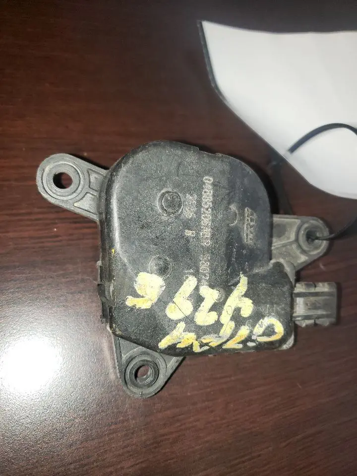 2007 Ram 2500 Heater & Air Conditioning Actuator. Part Number 04885206Ab 1