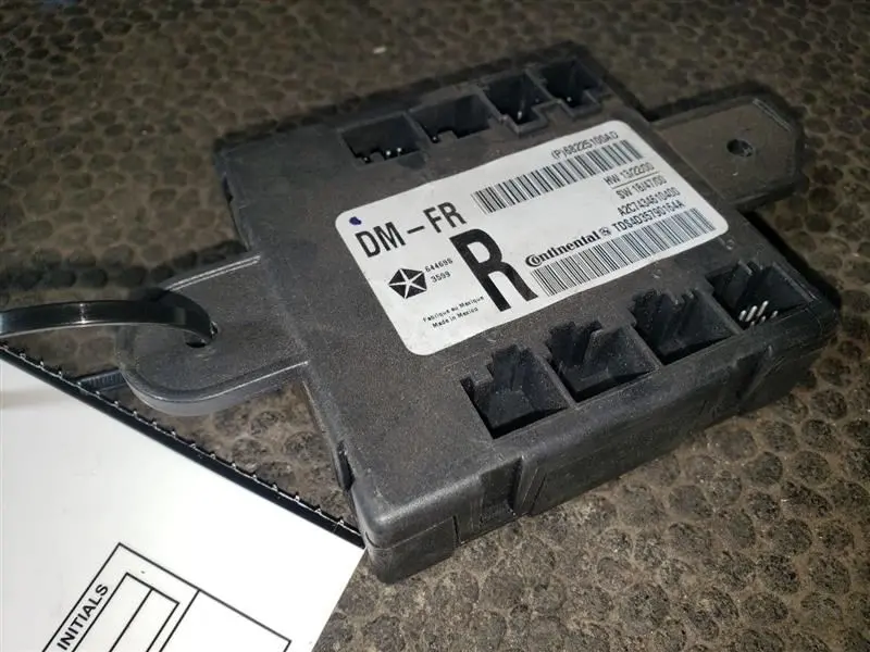 2020 Ram1500 (Classic) Right Front Door Module. Part Number 68225100Ad 1