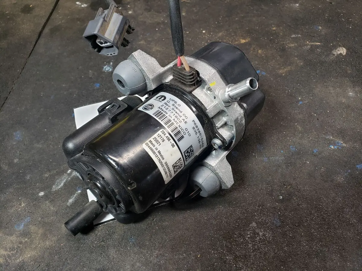 2022 Ram 1500 Vaccum Pump. Oem Part Number 4581991Ab 1