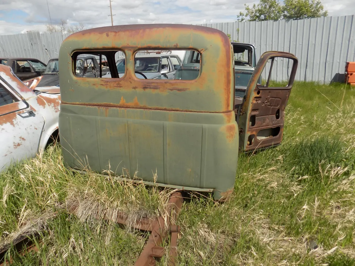 48 International Cab And Frame 1