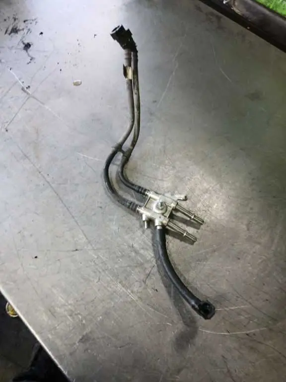 2015 Ram1500 3.0L Diesel Fuel Supply & Return Line. Part Number 68395008Aa 1