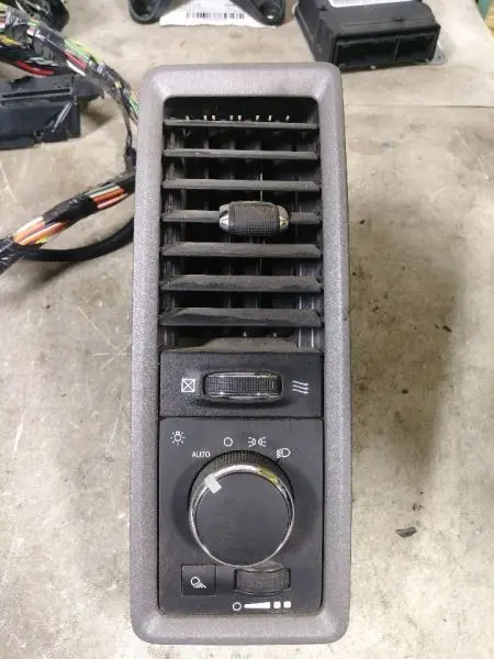 2015 Dodge Ram1500 Driver Side Dash Vent. Trim Code X8. Part Number 1Wa62dx9af 1