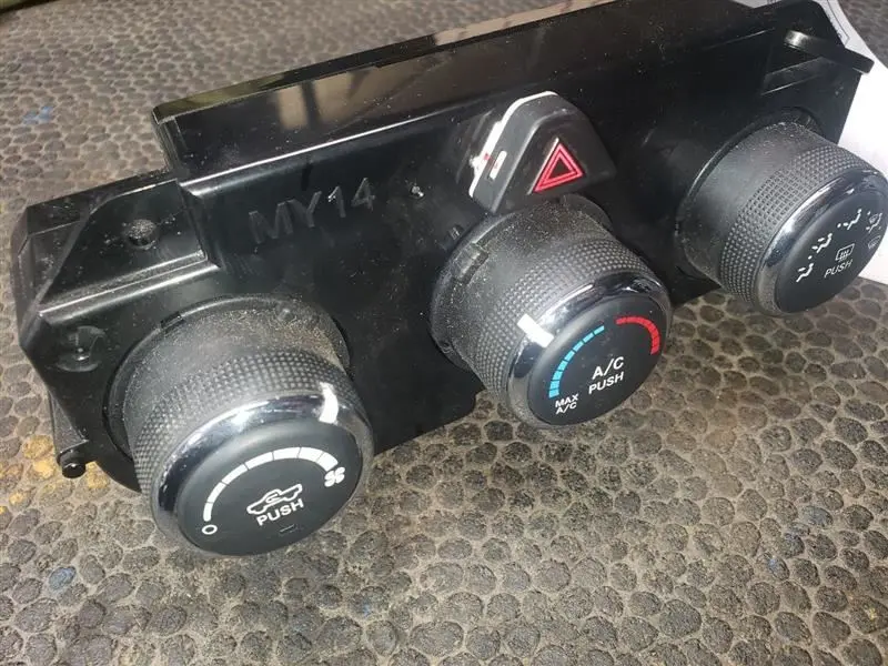 2017 Dodge Ram5500 Ac Temp Controls. Part Number 68268190Aa 1