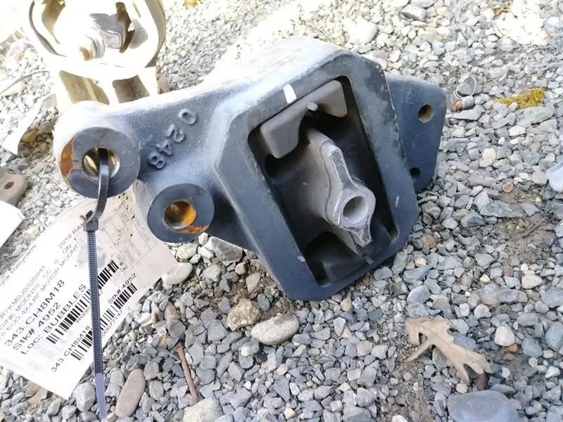 2018 Ram1500 3.0L Diesel Passenger Side Motor Mount. Part Number 68159766Ae 2