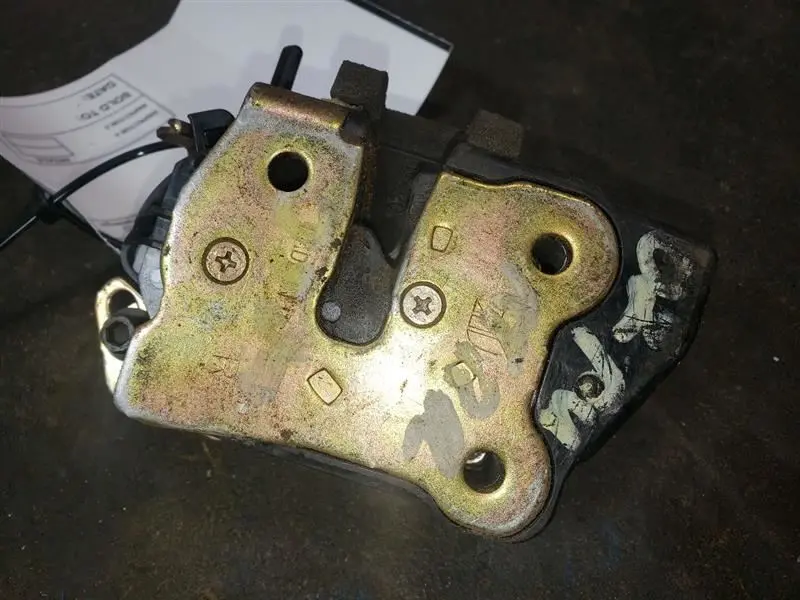 2002 Ram1500 Quad Cab Passenger Rear Manual Door Latch. Part Number 55372856Ab 2