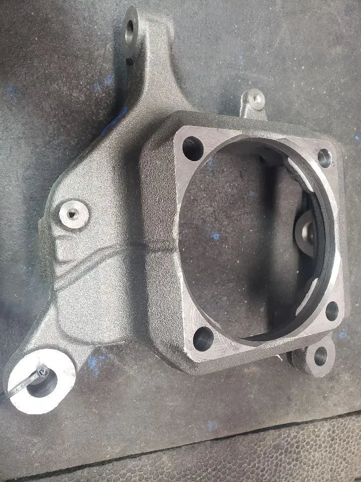 2013 Ram 2500 New Oem Passenger Side Knuckle. Part Number 68065447Aa 1