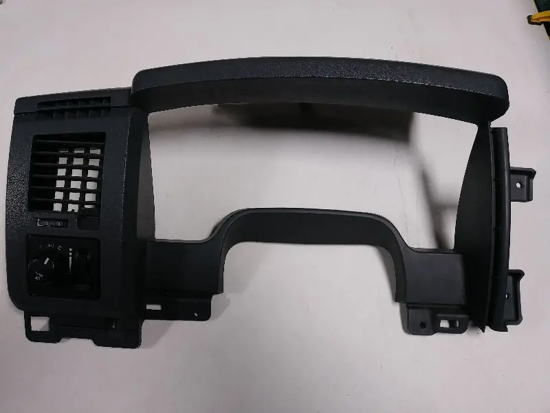 2007 Dodge Ram1500 Instrument Cluster Bezel. Trim Code D5. Part Number 5Ju28xdha 1