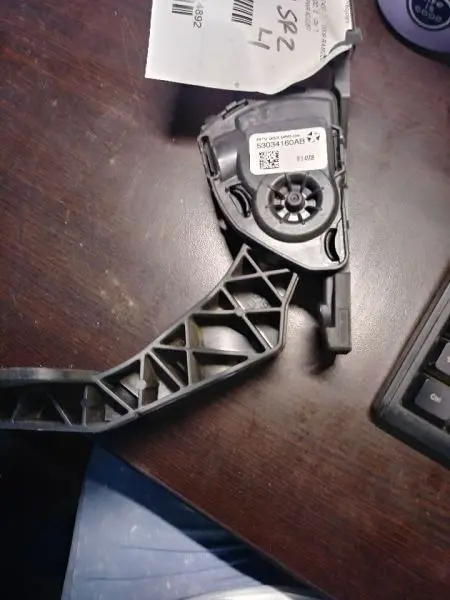 2009 Dodge Ram2500 Accelerator Pedal With Tps. Part Number 53034160Ab 1