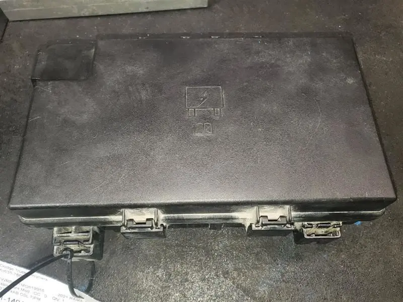 2021 Ram 3500 Diesel Totally Intergrated Power Module (Tipm). Part Number 684372 1