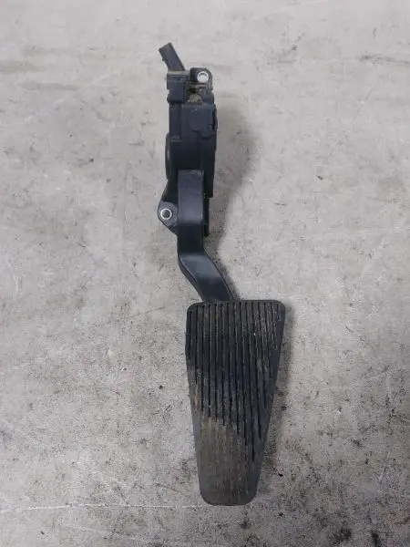 2014 Ram3500 Accelerator Pedal With Tps. Part Number 68043161Ac 2