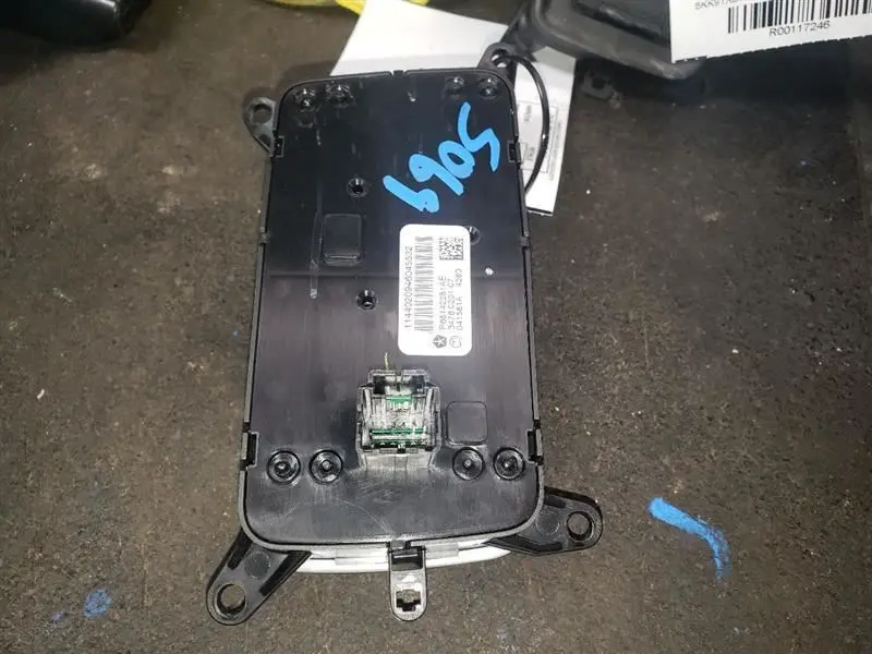 2015 Ram3500 Transfer Case Shift Control Switch. Part Number 68142281Ae 2