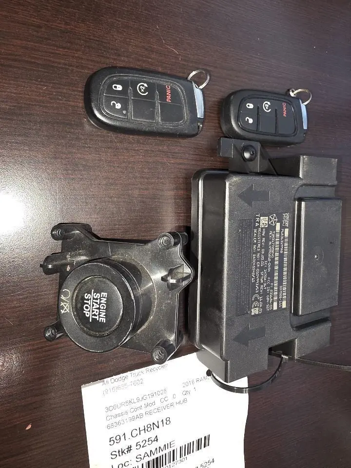 2018 Ram 2500 Receiver Hub With 2 Key Fobs. Part Number 68363199Ab 1