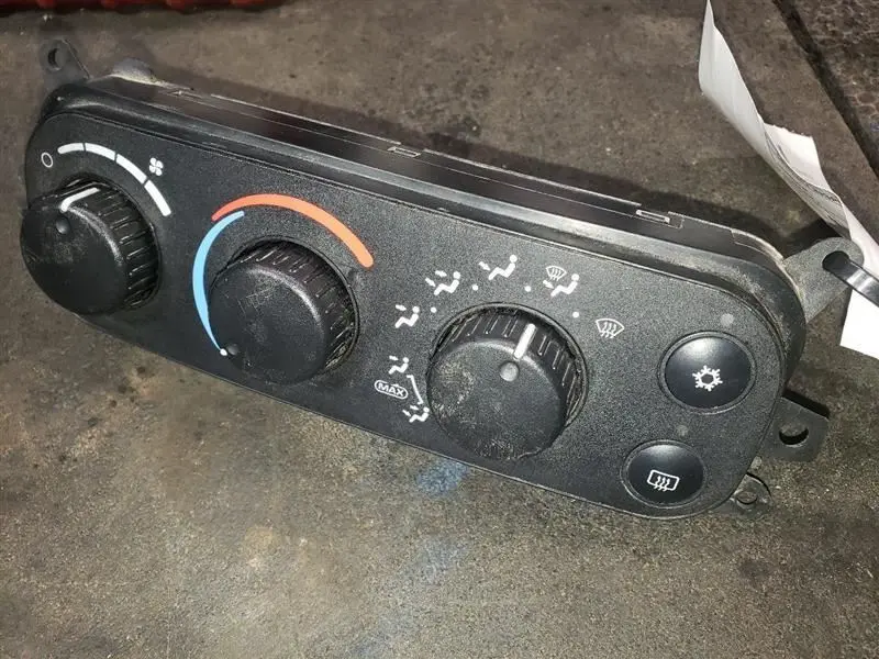2002 Dodge Ram1500 Ac Temp Copntrols. Part Number 55056246Ad 2