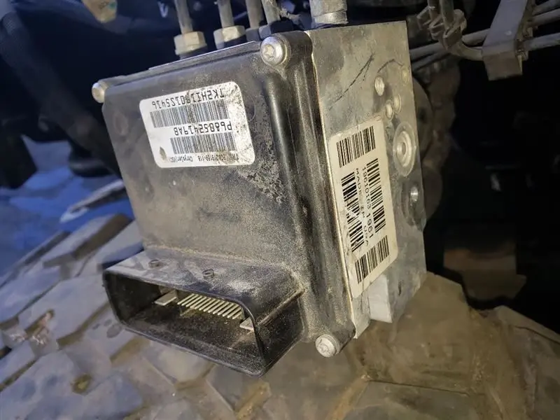 2012 Dodge Ram2500 Abs Unit. Part Number 68052419Ab 1
