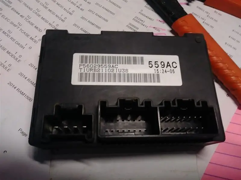 2011 Ram1500 Transfer Case Control Module. Part Number 56029559Ac 1