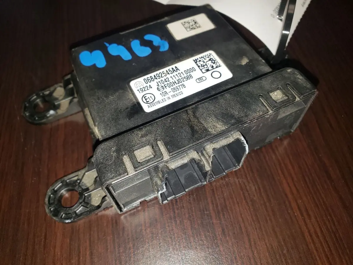 2021 Ram 3500 Gateway Module. Part Number 68492545Aa 1