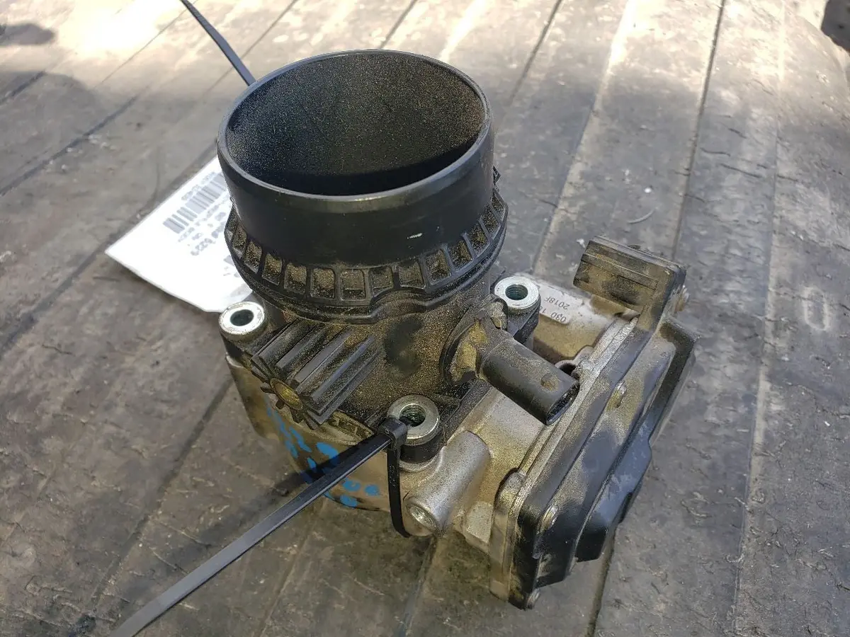 2015 Ram 1500 3.0L Eco-Diesel Throttle Body. Part Number 68490035Aa 1