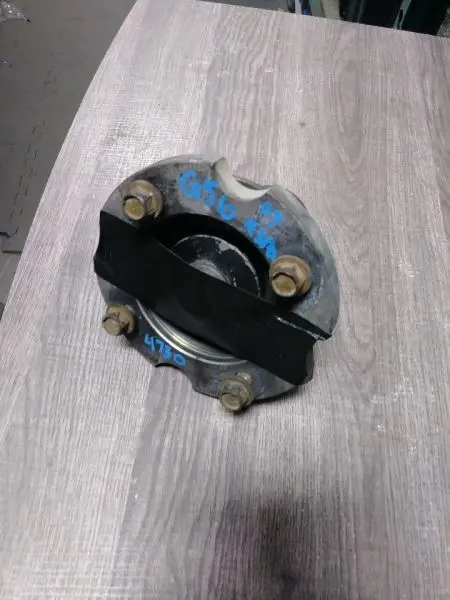 2007 Dodge Ram3500 2Wd G56 Rear Output Flange With Bolts. Part Number 5142860Ab 1