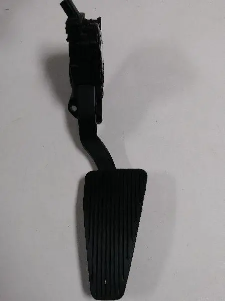 2013 Ram 1500 Accelerator Pedal With Tps. Part Number 68043161Ac 1