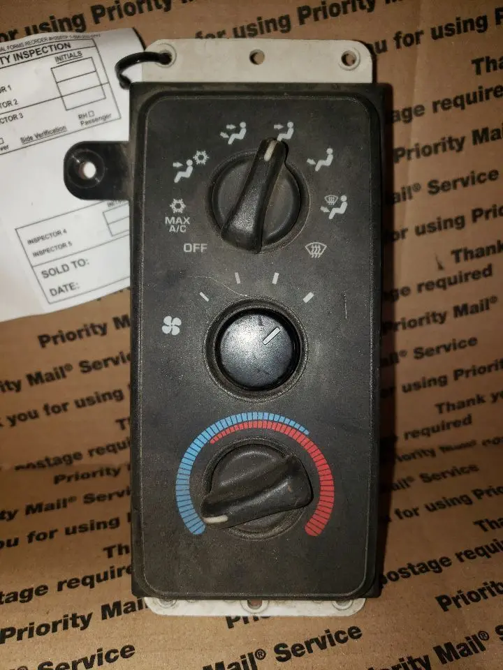 2001 Dodge Ram2500 Ac Temp Controls. Part Number 55056700Ad 1