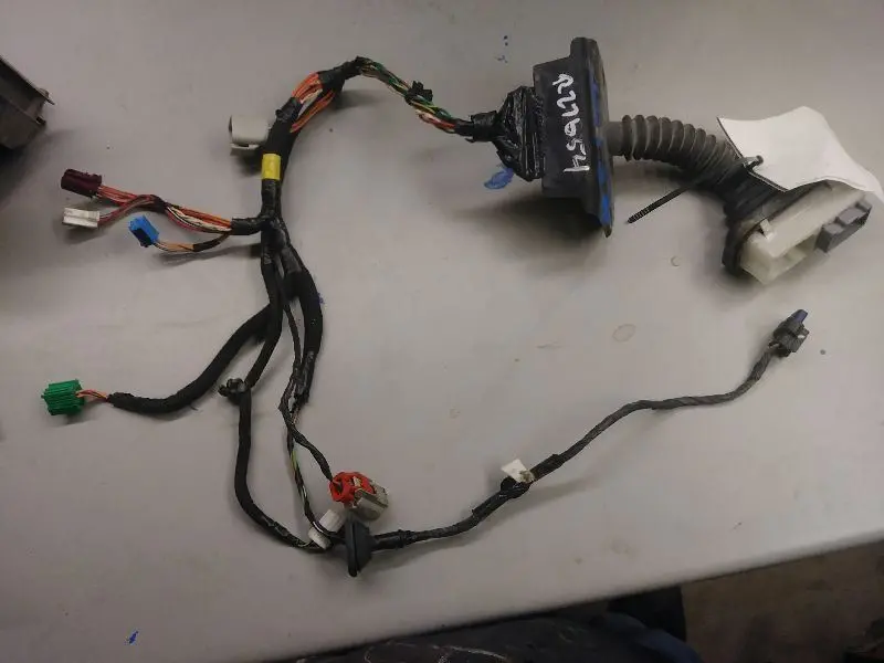 2010 Dodge Ram 1500 2500 3500  Rf Door Harness 68050520Ab 1