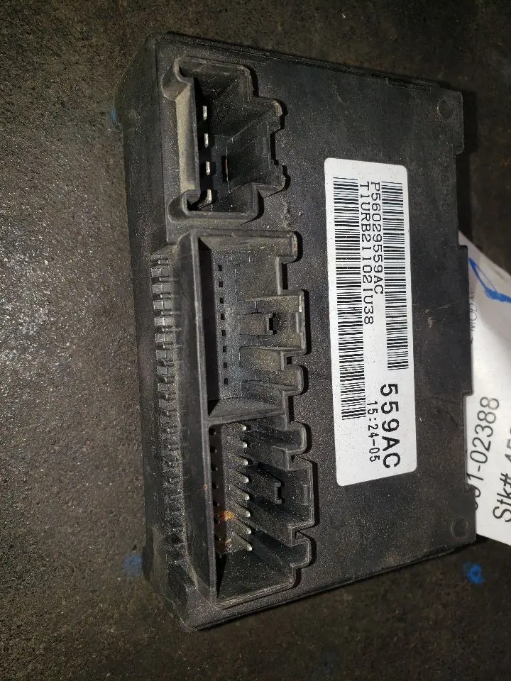 2011 Ram1500 Transfer Case Control Module. Part Number 56029559Ac 2