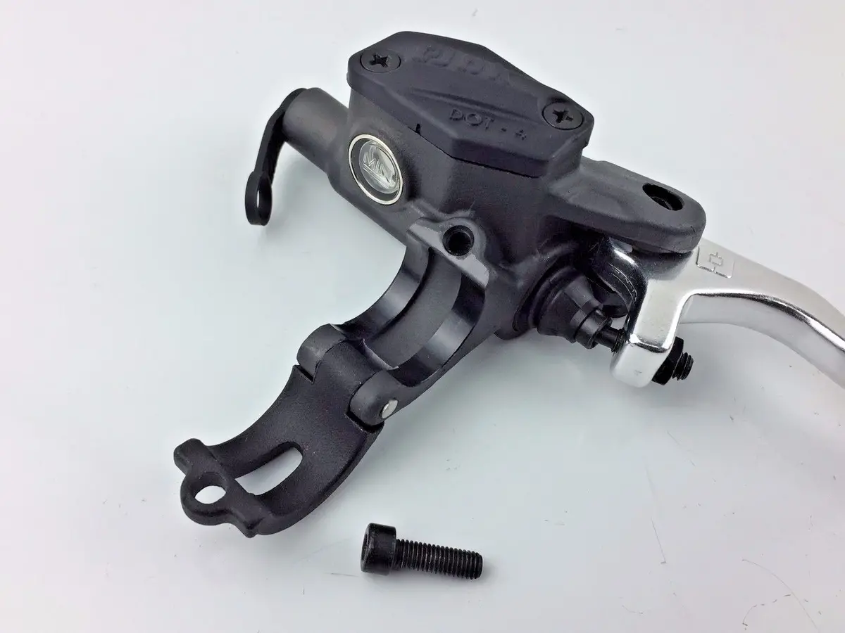 Braktec Dot4 Front Brake Master Cylinder Hinged Type 2