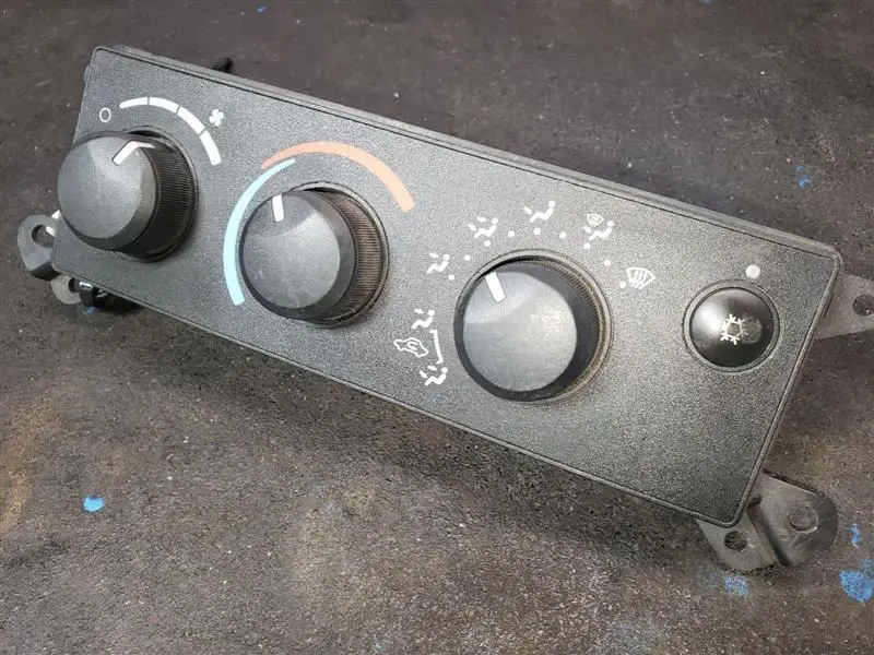 2007 Dodge Ram 3500 Ac Temp Controls. Part Number 55056754Ab 2