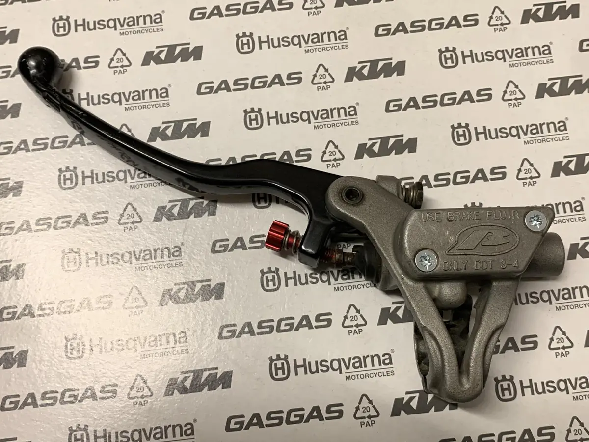 Used Grimeca Beta Rev3 / Evo 2T & 4T 2005- Clutch Master Cylinder 1