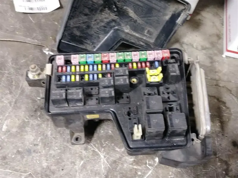 2004 Dodge Ram2500 Power Distribution Center (Pdc). Part Number 5026031Ab 1
