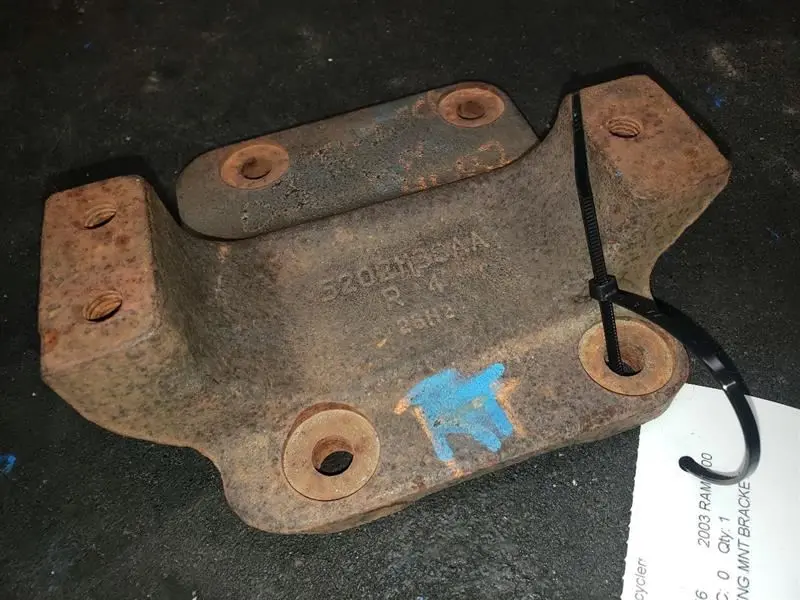 Ram2500 5.7L V8 Passenger Side Engine Mount Bracket. Part Number 52021138Aa 1