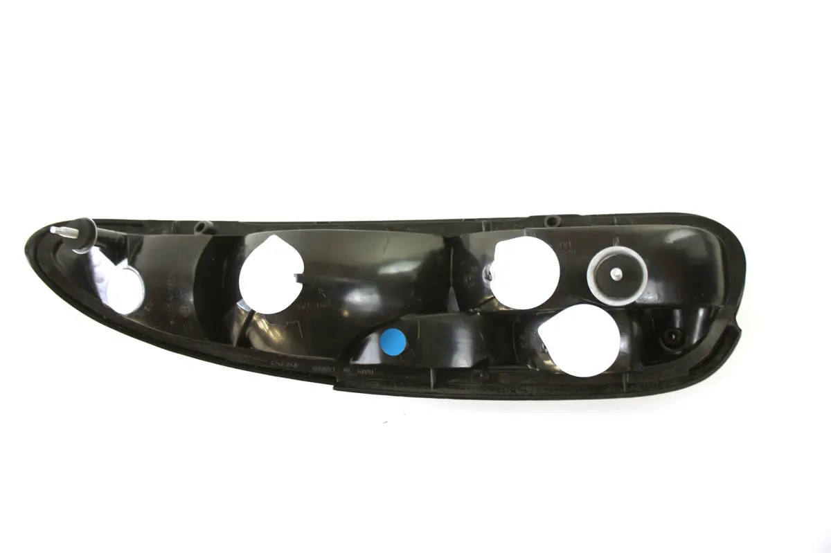 Genuine Gm Parts 5977791 Driver Side Taillight Assembly 1