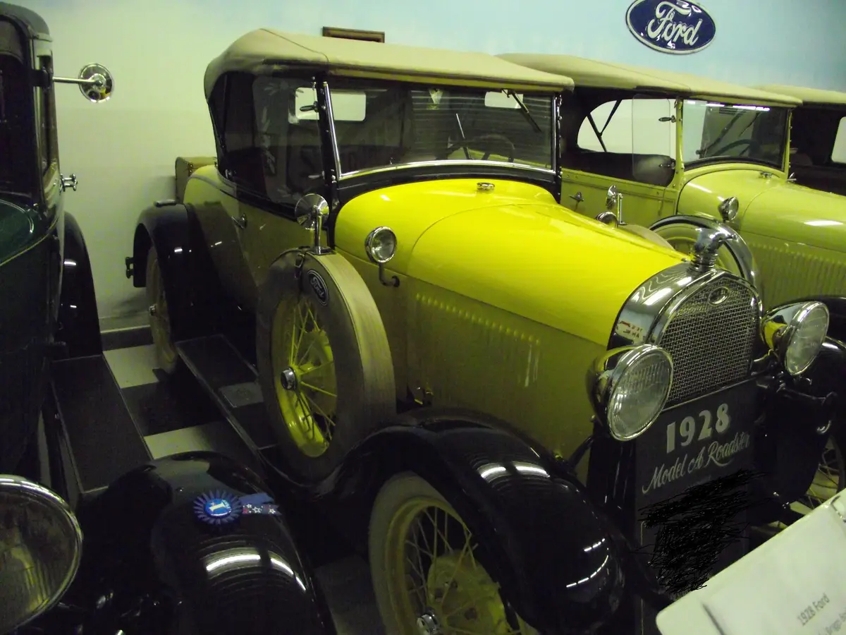 1928 Model A Deluxe Roadster 1