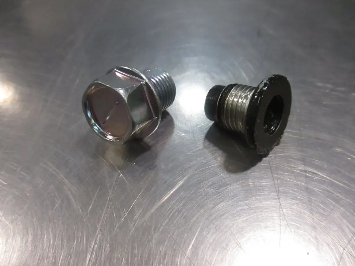 Mazda Skyactiv 2013-2016 Updated Engine Oil Drain Plug And Gasket Replacement 2